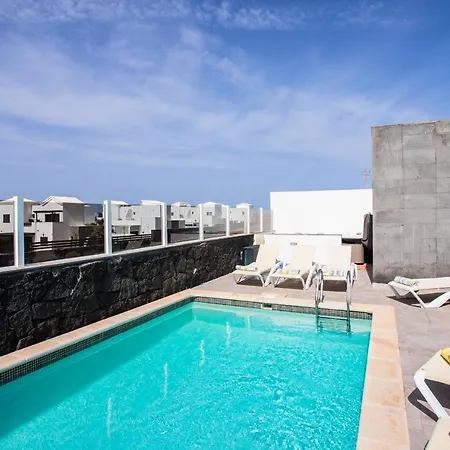 3-bed In Playa Blanca By Retreat Villas