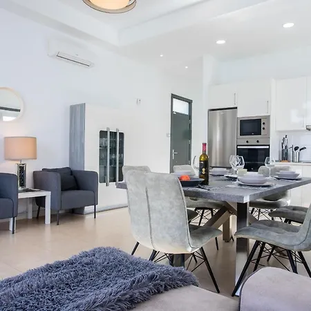 3-bed In Playa Blanca By Retreat Villas Вилла *