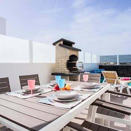 3-bed In Playa Blanca By Retreat Villas וילה פלאיה בלנקה