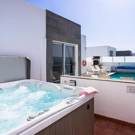 3-bed In Playa Blanca By Retreat Villas וילה *