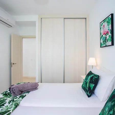 3-bed In Playa Blanca By Retreat Villas Willa