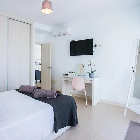 Willa 3-bed In Playa Blanca By Retreat Villas *